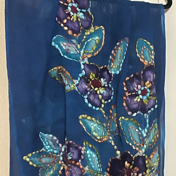 Signals Exclusive Floral Wool Sheer Accent Scarf Blanket - Picture 5 of 9